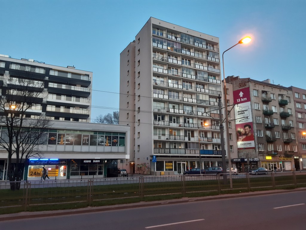 Mokotovas: prieškarinis modermizmas, sovietinių laikų gyvenamasis namas ir šiuolaikinė "plomba"